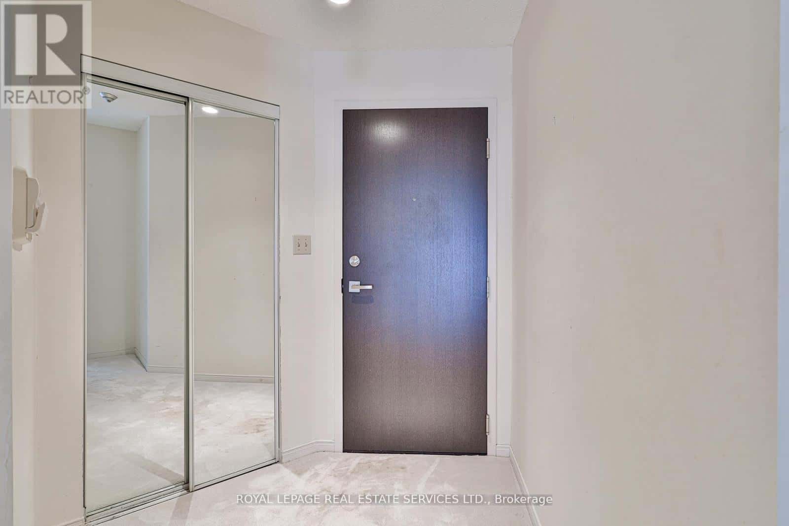 611 - 2269 LAKE SHORE BOULEVARD W — Toronto (Mimico), Ontario - Photo 3 of 24