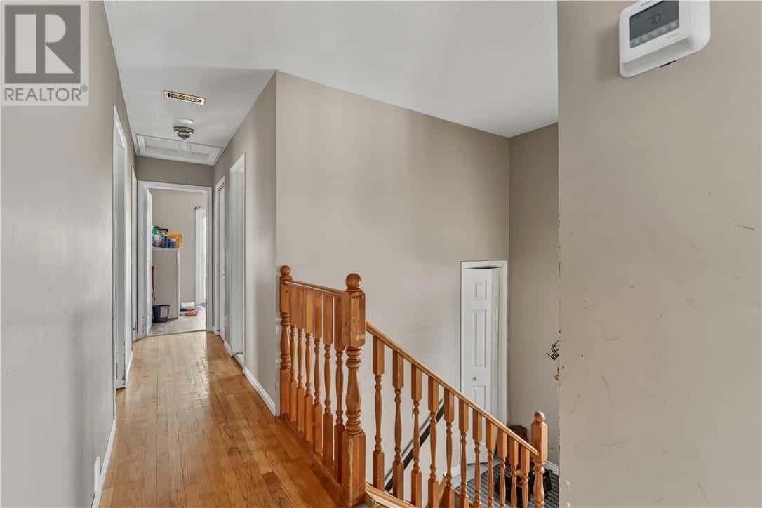 4500 Caroline Avenue — Sudbury, Ontario - Photo 2 of 28