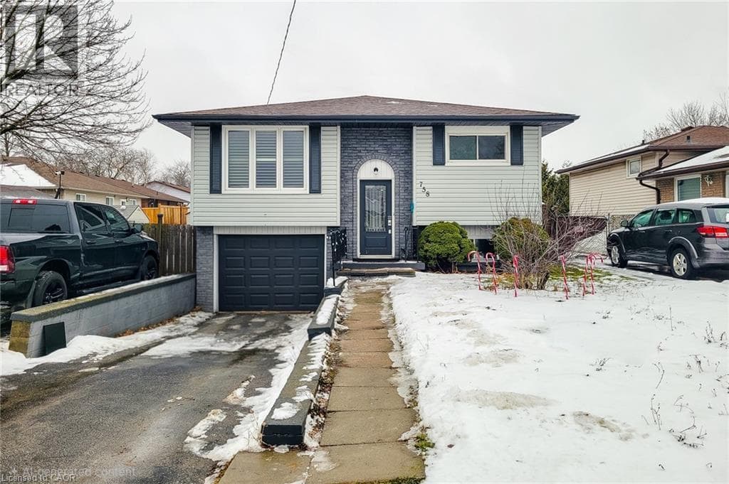 758 STONE CHURCH Road E — Hamilton, Ontario - Main photo