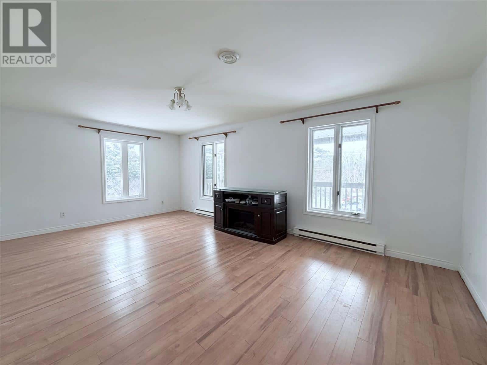 834 MAIN Road — Pouch Cove, Newfoundland & Labrador - Photo 3 of 17