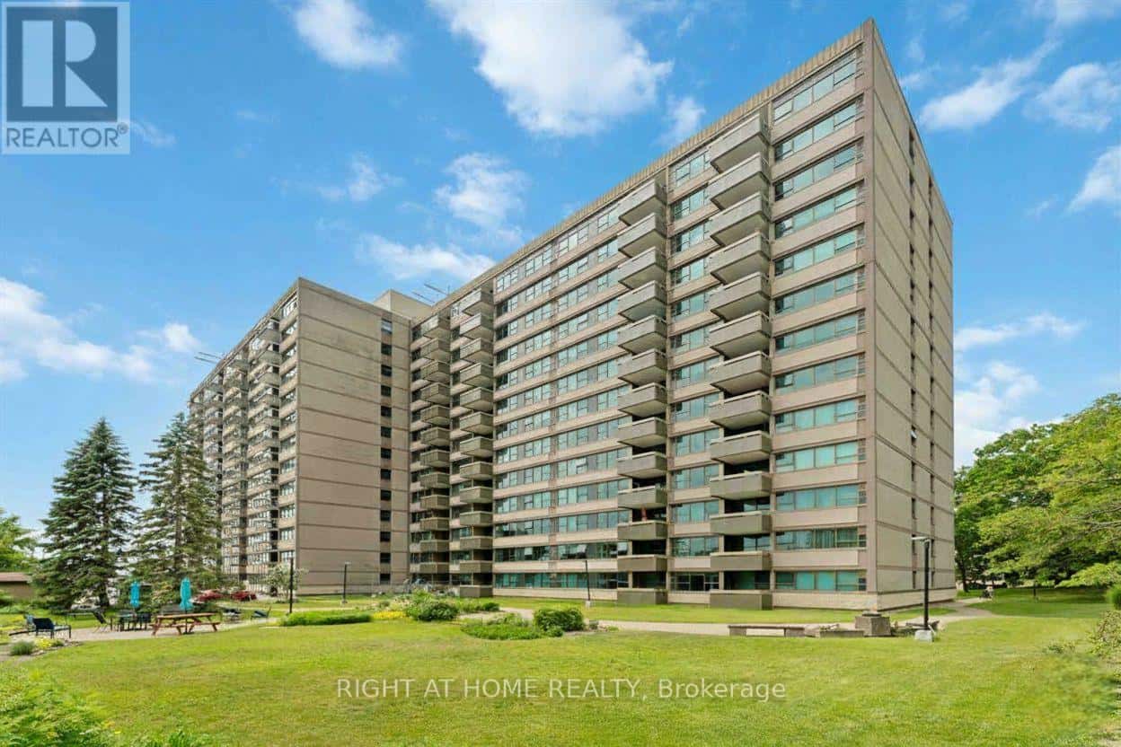 903 - 555 BRITTANY DRIVE — Ottawa, Ontario - Photo 2 of 30