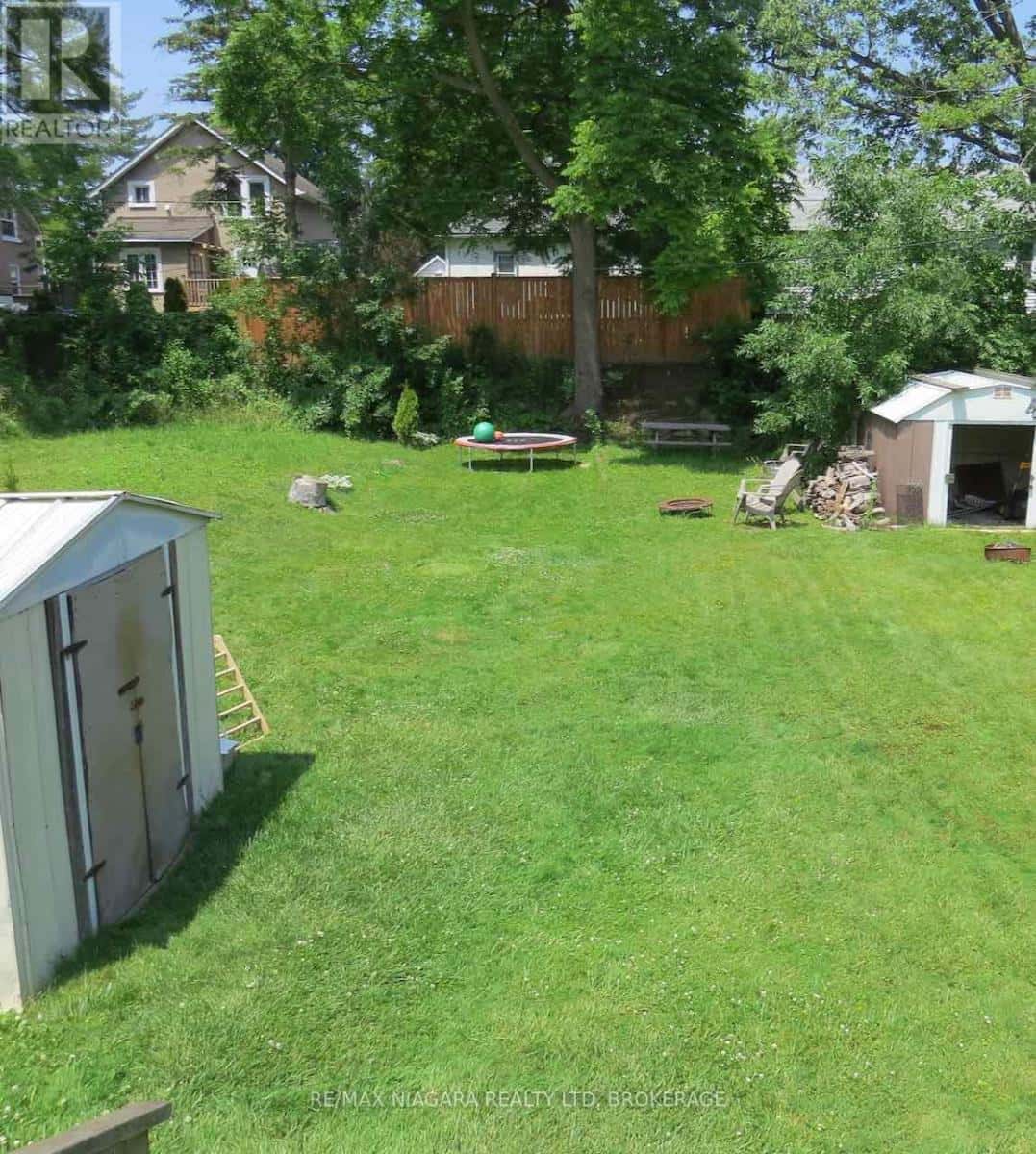 52 MCCORMICK STREET — Welland (Prince Charles), Ontario - Photo 2 of 12