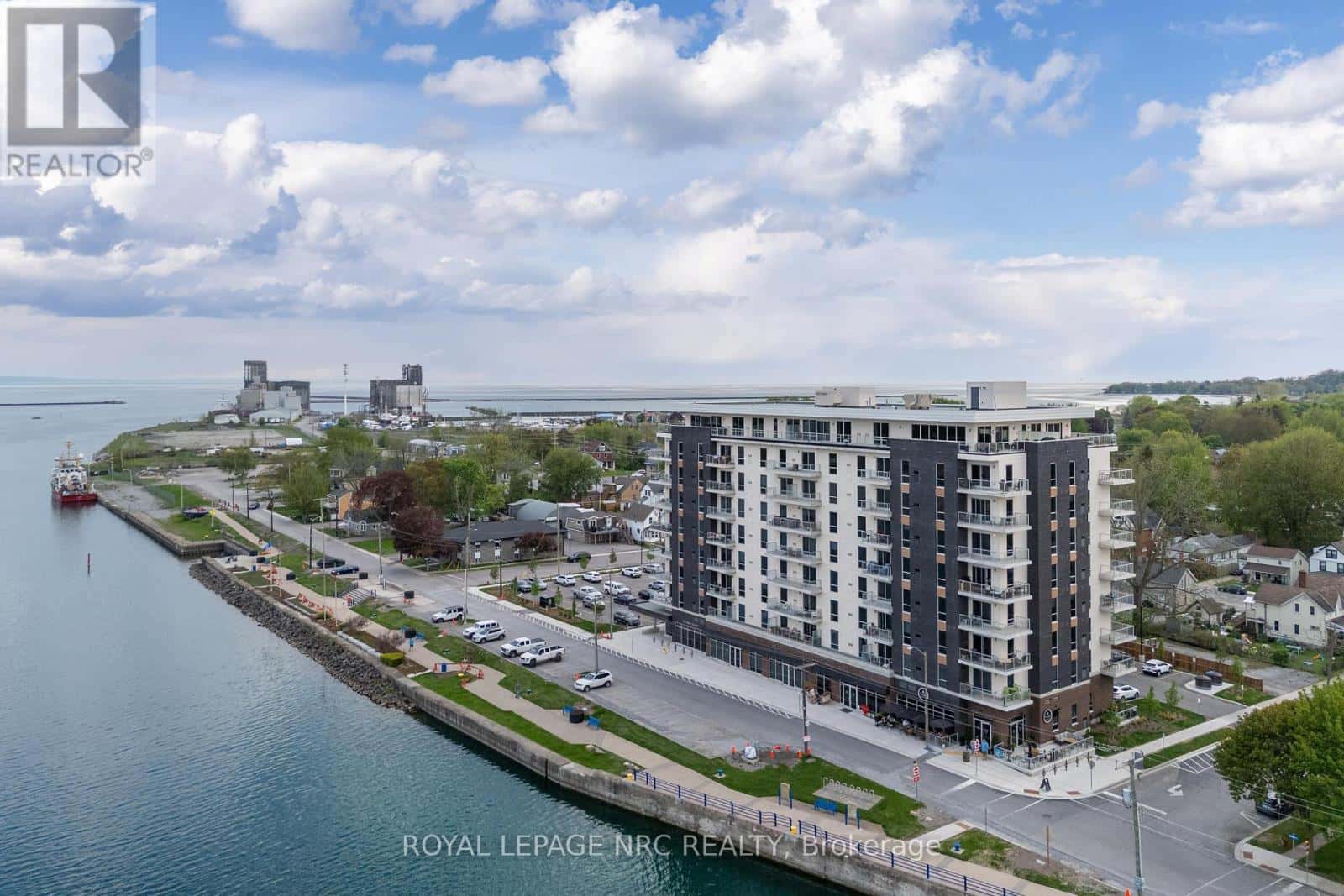 602 - 118 WEST STREET — Port Colborne (Sugarloaf), Ontario - Photo 3 of 22