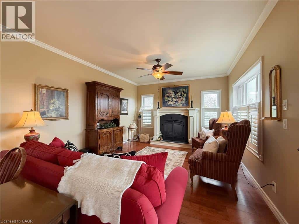 14 EAST Street S — Port Dover, Ontario - Photo 3 of 48