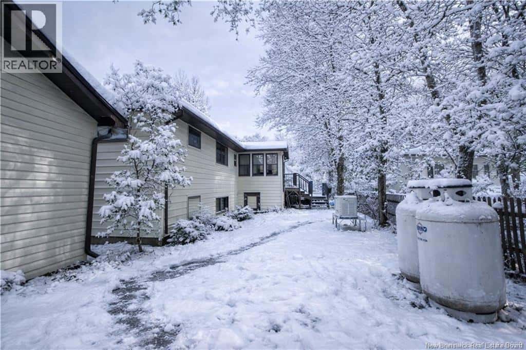 1 Pitt Street — Riverview, New Brunswick - Photo 2 of 34