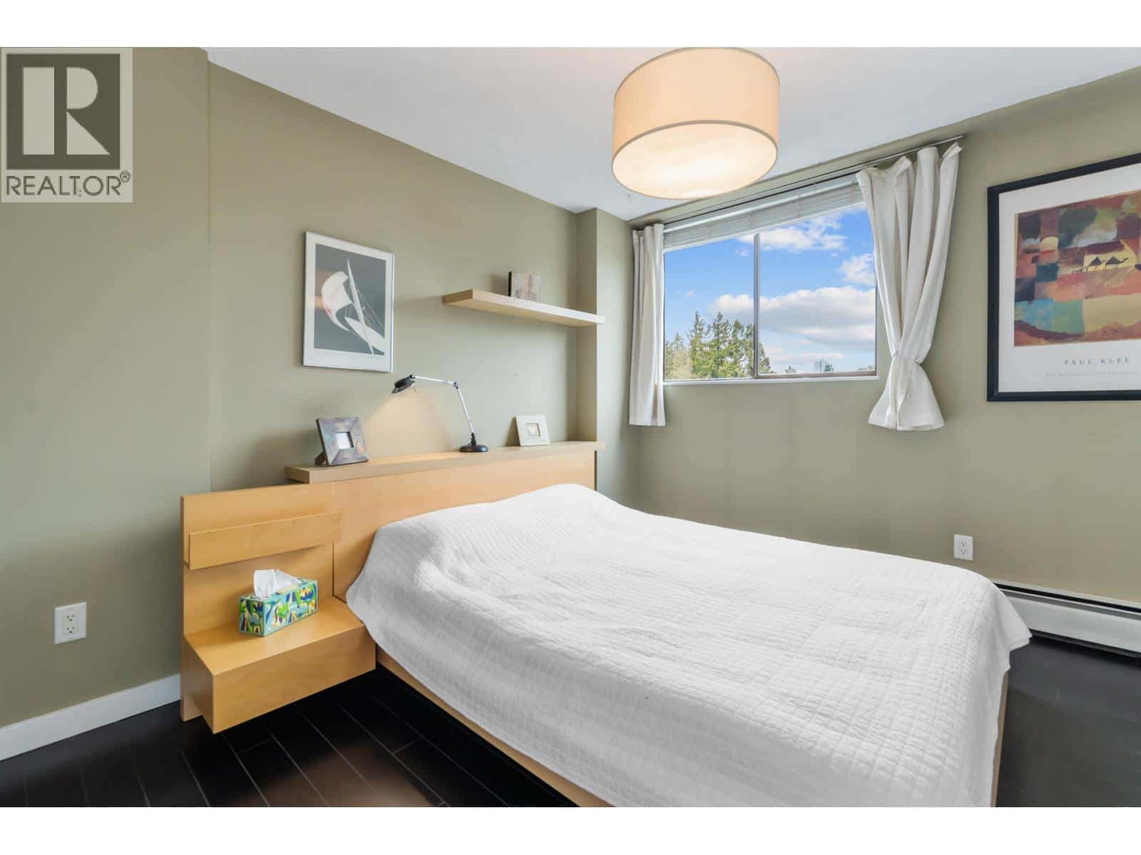 1005 320 ROYAL AVENUE — New Westminster, British Columbia - Photo 3 of 18