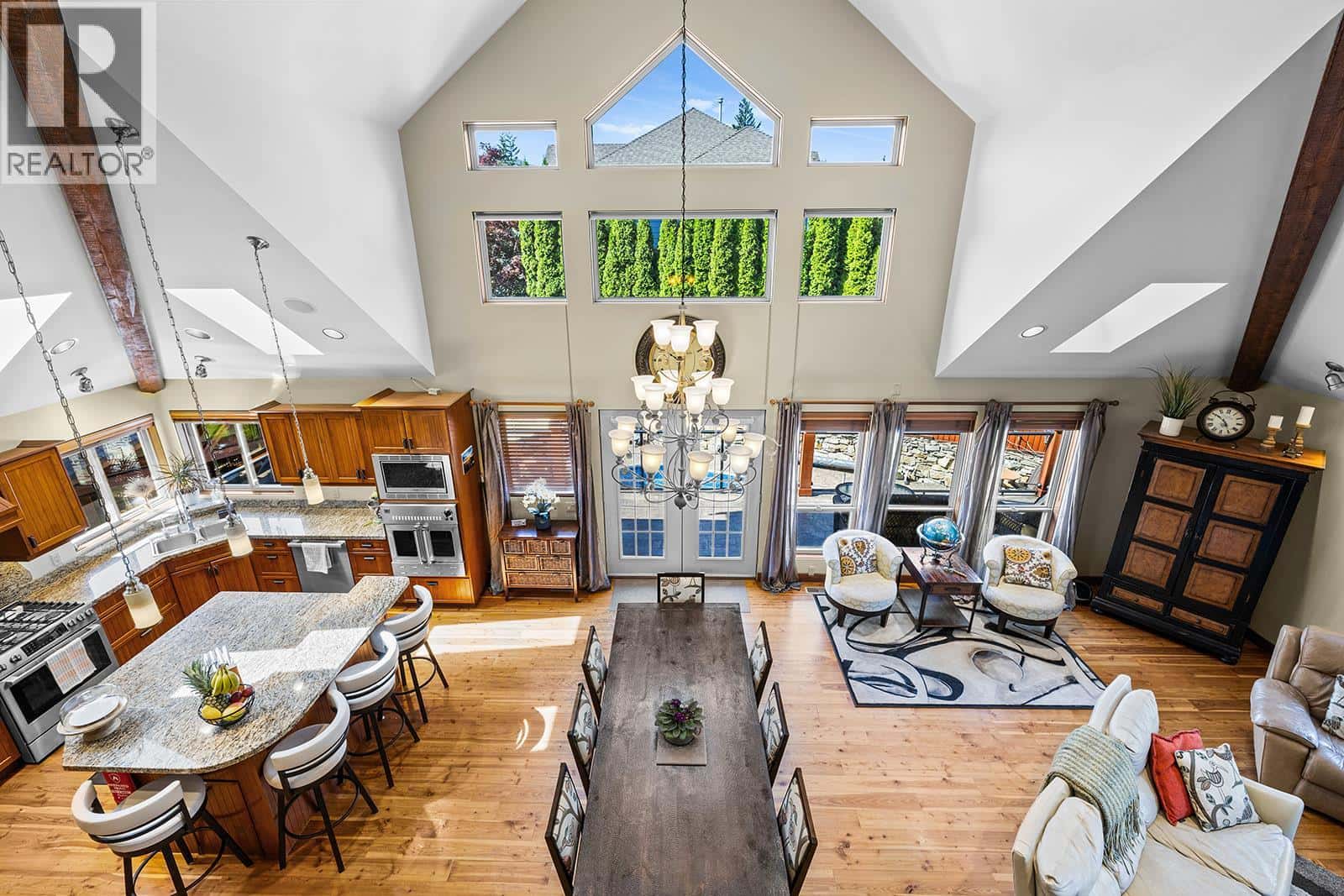 1682 Larkridge Court — Kelowna, British Columbia - Photo 4 of 70