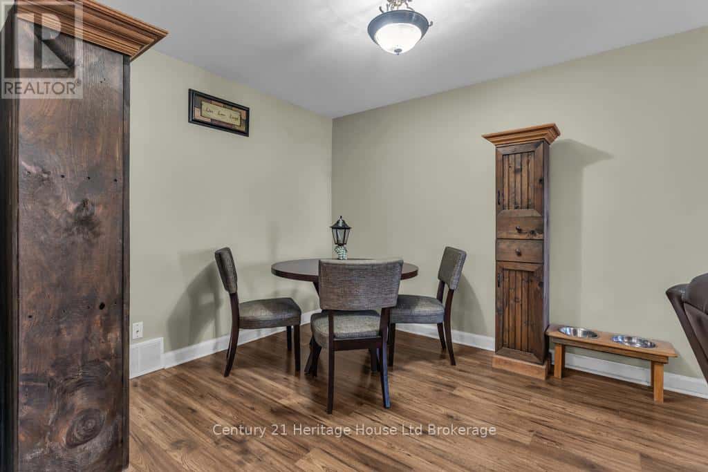 47 BECKETT BOULEVARD — Tillsonburg, Ontario - Photo 4 of 44