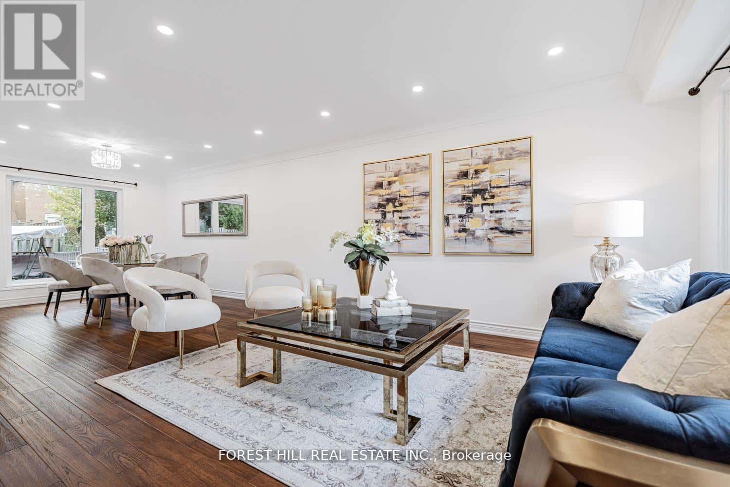 19 ELEANOR CIRCLE — Richmond Hill (South Richvale), Ontario - Photo 4 of 36