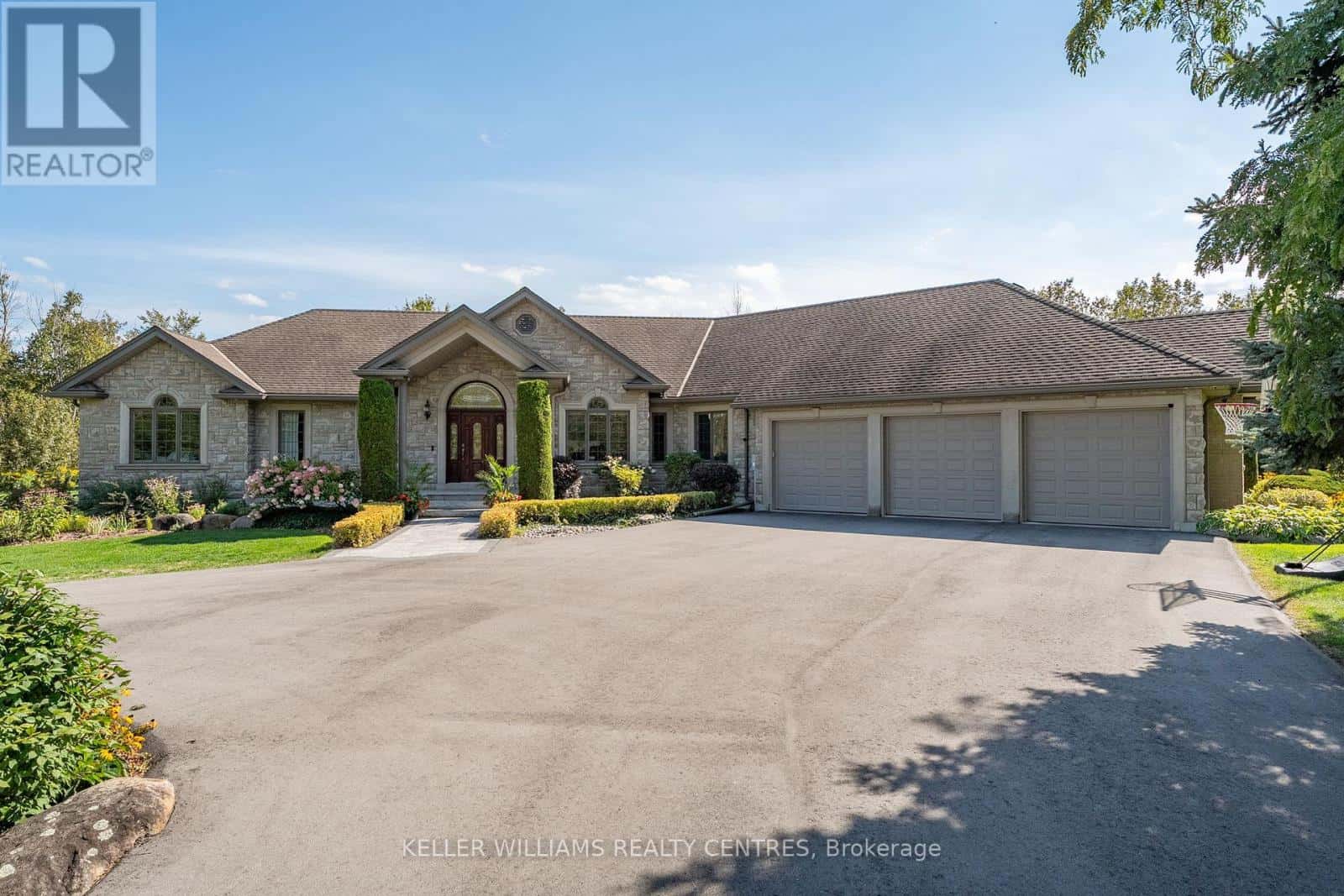 6871 BLACK RIVER ROAD — Georgina (Sutton & Jackson's Point), Ontario - Photo 2 of 50