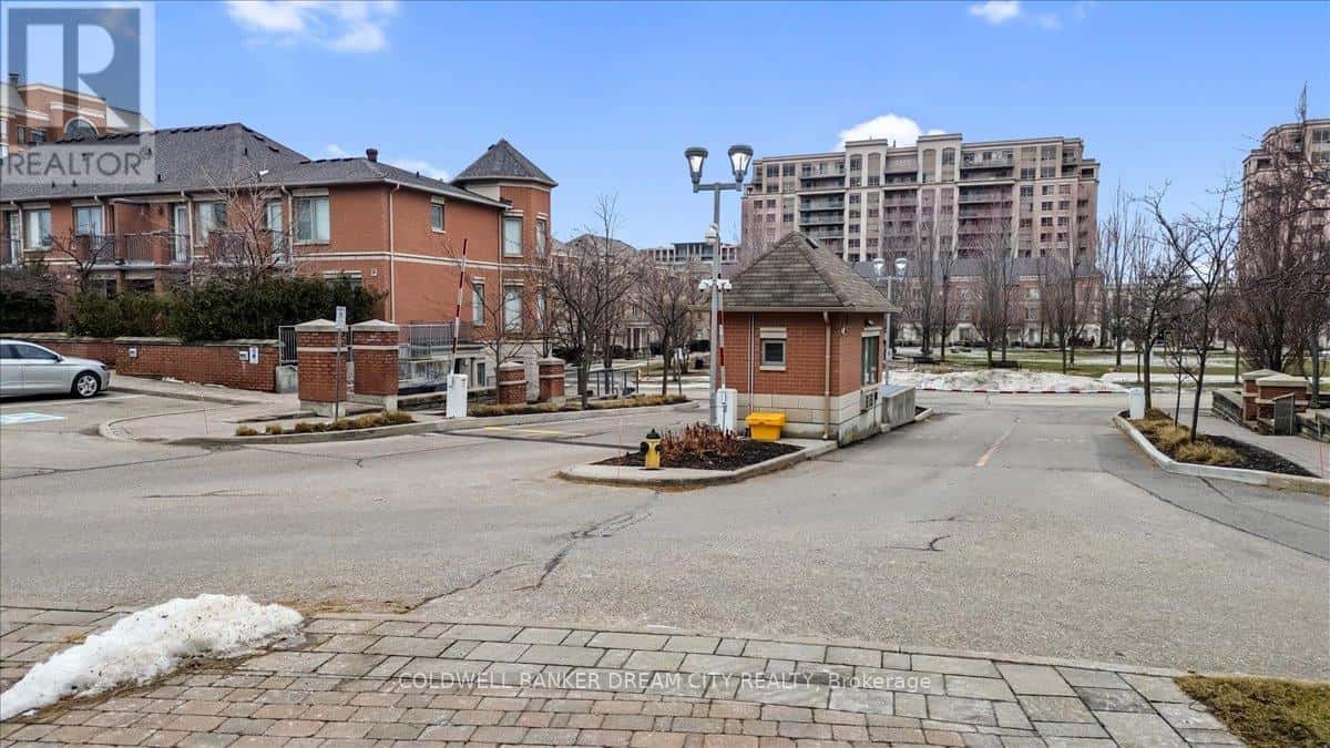 723 - 62 SUNCREST BOULEVARD — Markham (Commerce Valley), Ontario - Photo 4 of 50