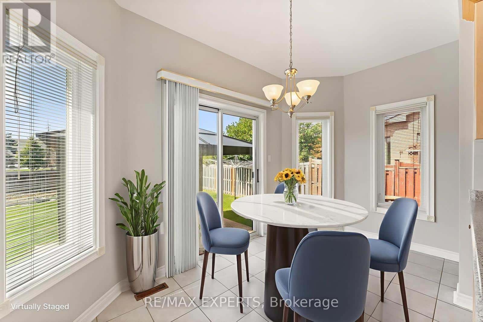 157 CHEROKEE DRIVE — Vaughan (Maple), Ontario - Photo 3 of 43