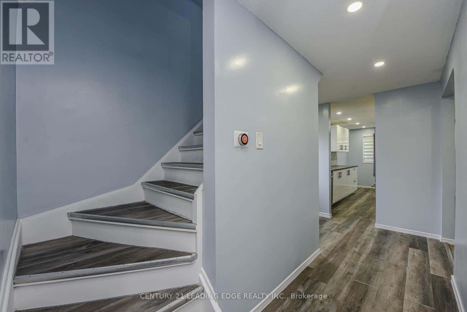 169 HICKLING TRAIL — Barrie (Grove East), Ontario - Photo 5 of 50