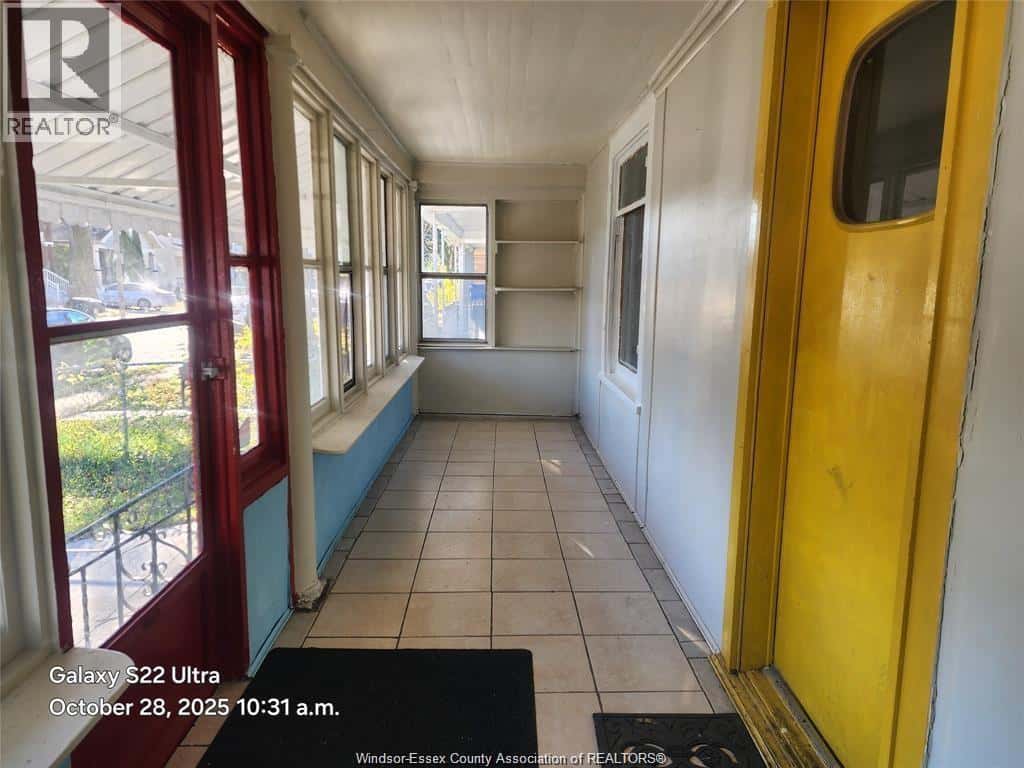 361 JOSEPHINE — Windsor, Ontario - Photo 3 of 16