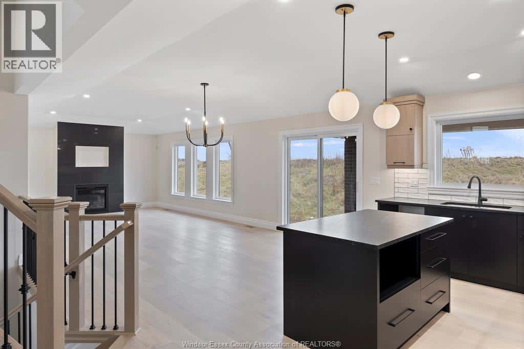 1247 CAMPANA CRESCENT — Lakeshore, Ontario - Photo 5 of 35