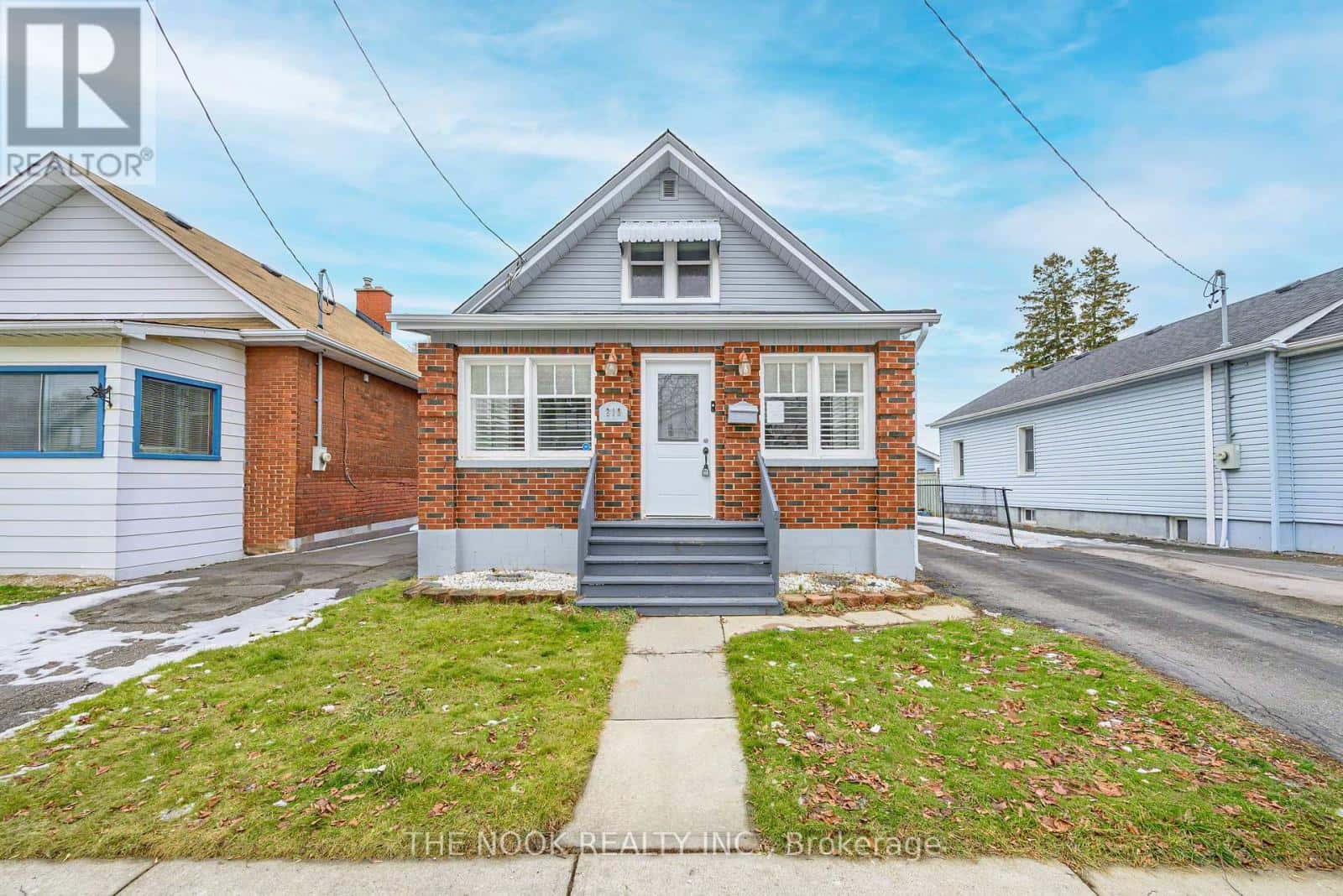 219 VERDUN ROAD — Oshawa (Central), Ontario - Photo 2 of 50