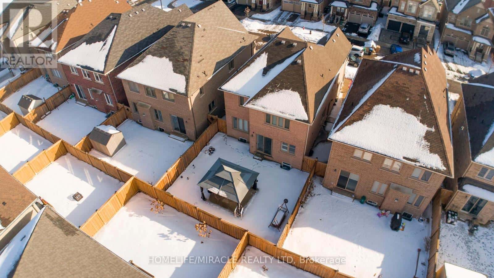 10 DALECREST ROAD — Brampton (Credit Valley), Ontario - Photo 5 of 47