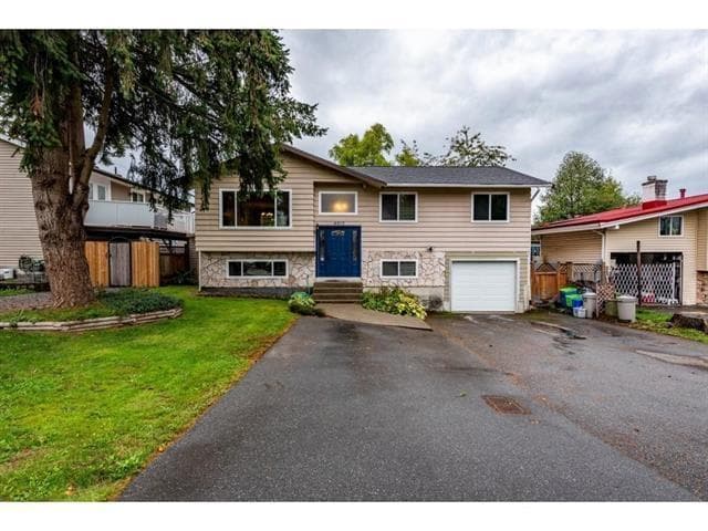 4815 201 STREET — Langley, British Columbia - Main photo