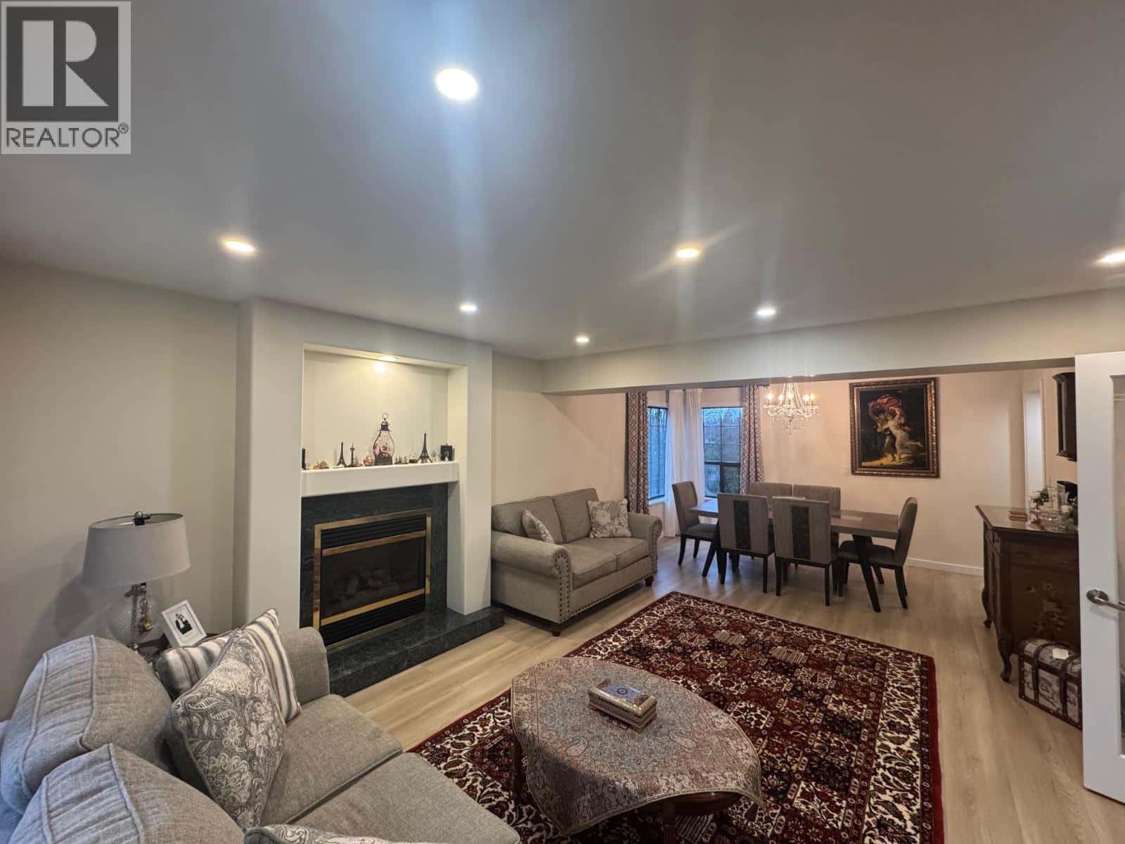 1516 WHITEBARK PLACE — Coquitlam, British Columbia - Photo 4 of 39