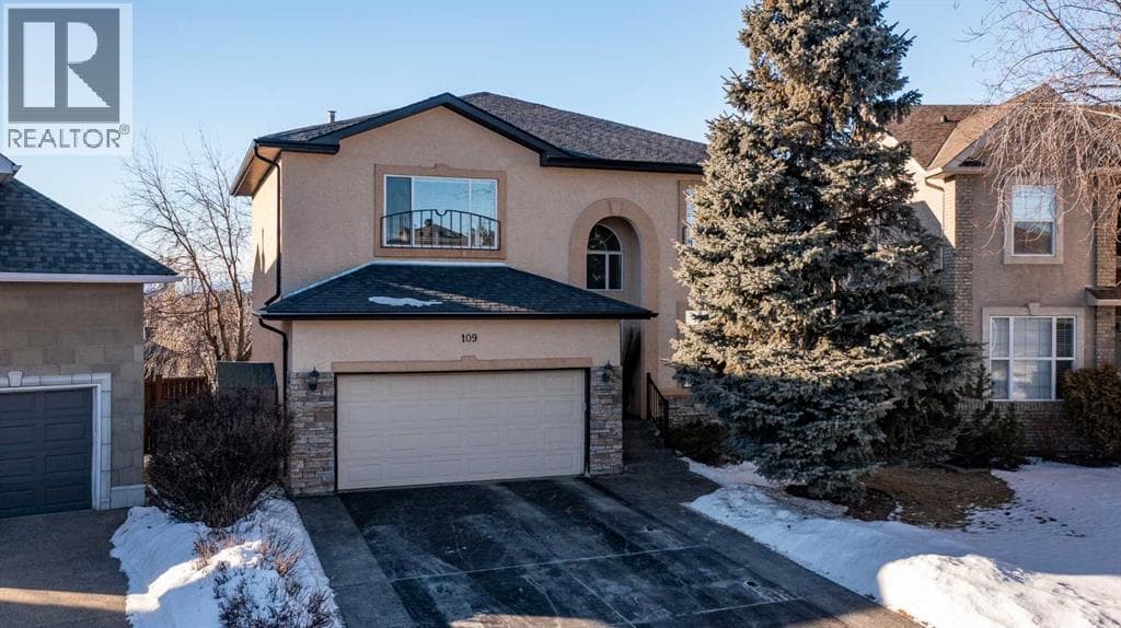 109 Simcrest Heights SW — Calgary, Alberta - Main photo