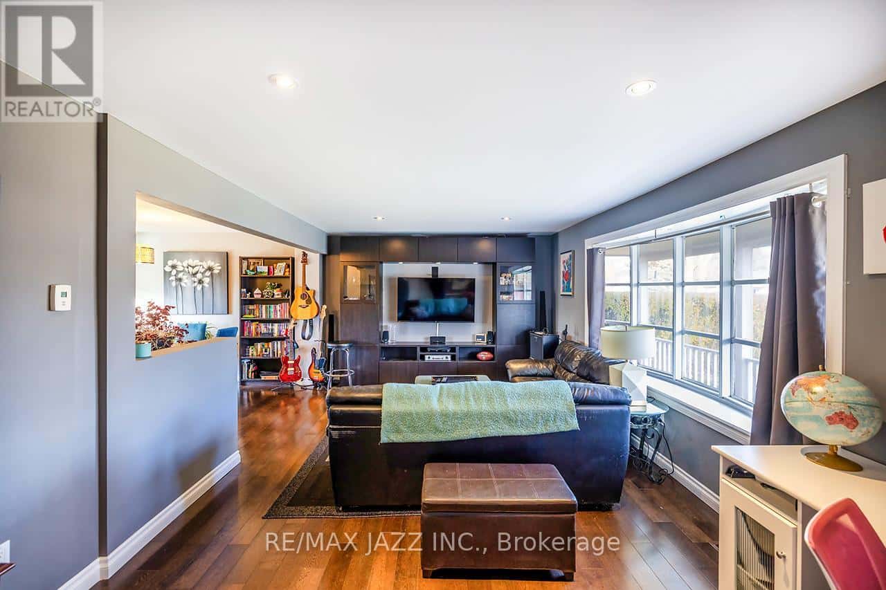 149 ABBOTT BOULEVARD — Cobourg, Ontario - Photo 3 of 35