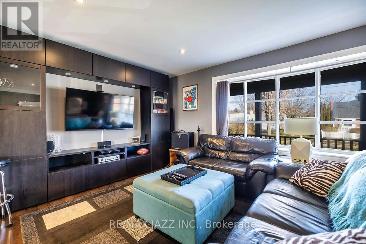 149 ABBOTT BOULEVARD — Cobourg, Ontario - Photo 5 of 35