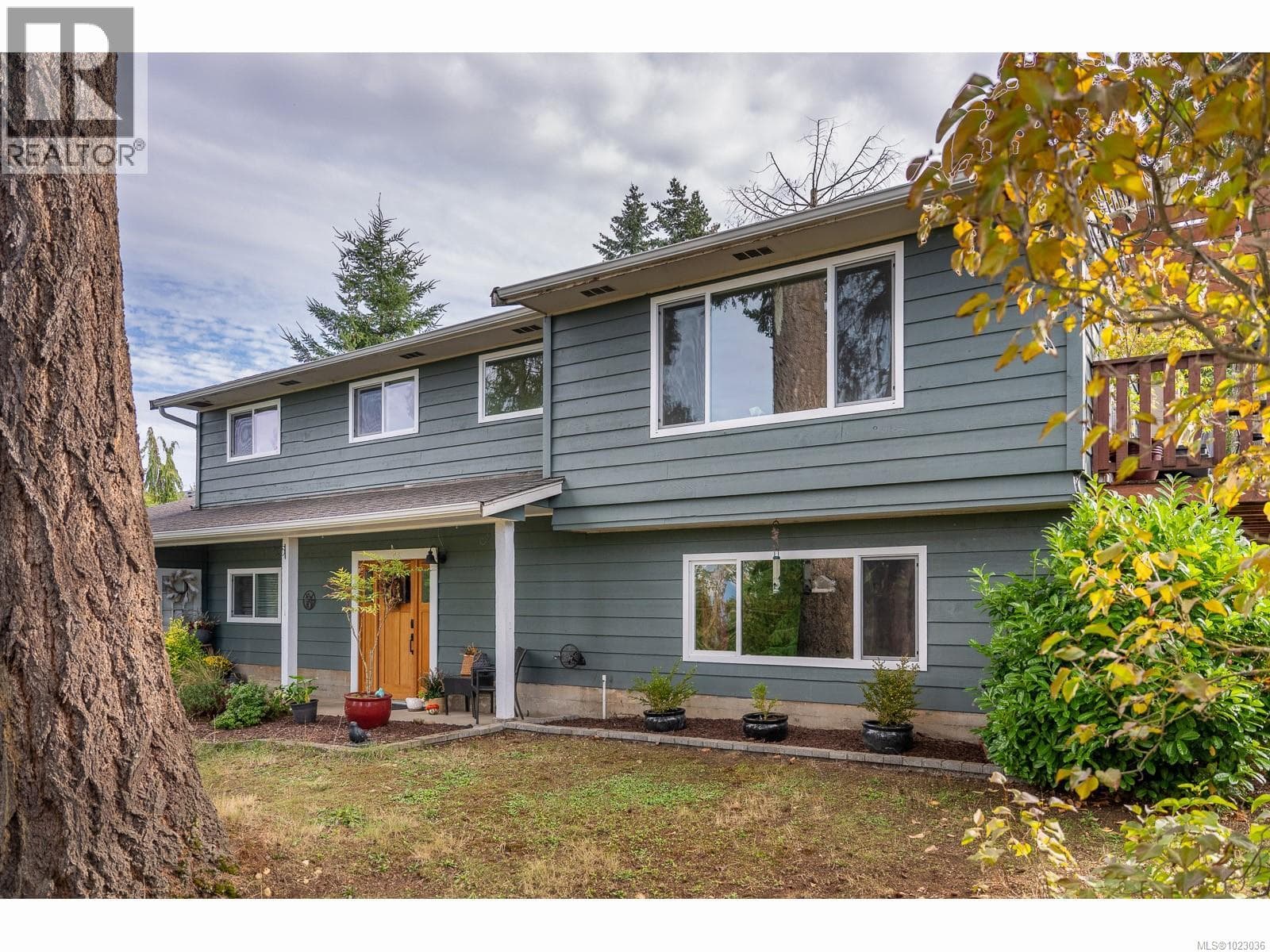 7485 Fernmar Rd — Lantzville, British Columbia - Main photo