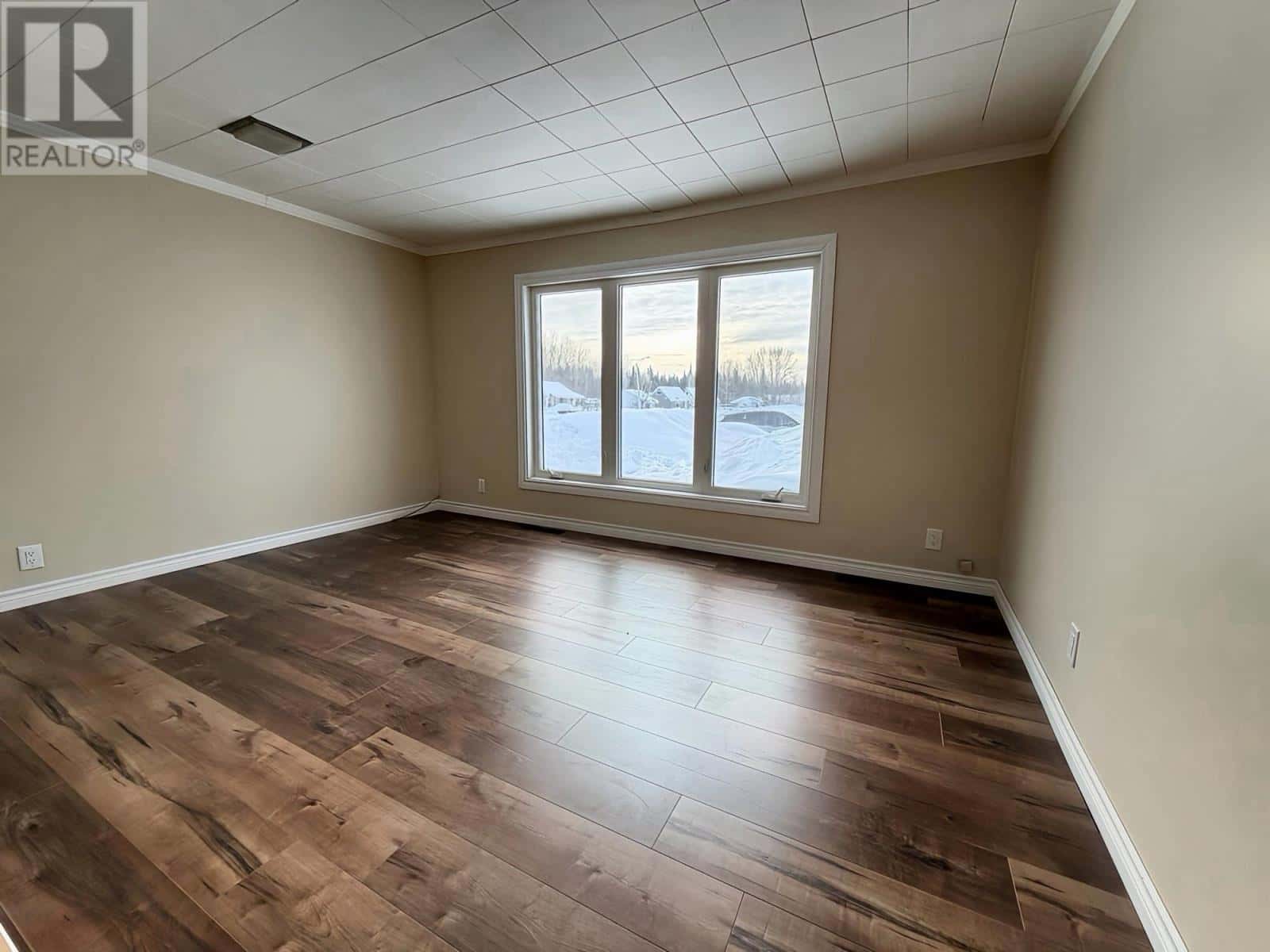 330 Ball Park CRES — Geraldton, Ontario - Photo 2 of 13