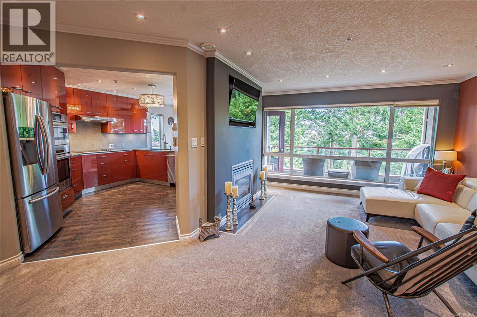 502 940 Boulderwood Rise — Saanich, British Columbia - Photo 5 of 39