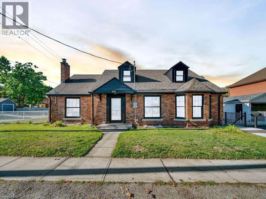 860 VINE Street — Cambridge, Ontario - Photo 2 of 50