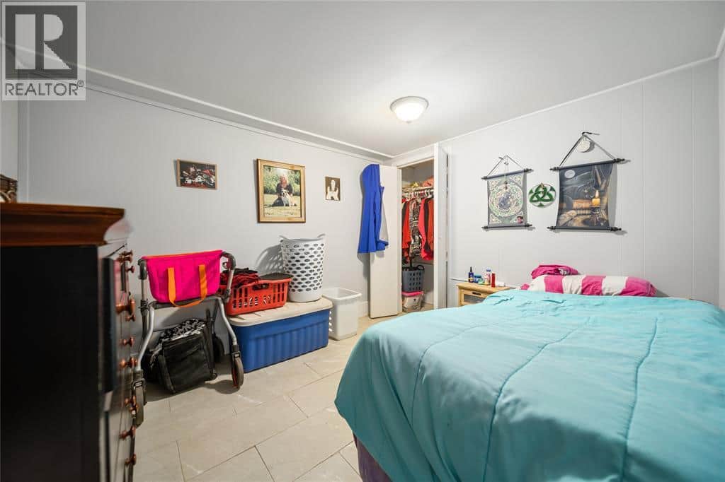 863 DEVINE STREET - Photo 3 of 13, Sarnia, Ontario