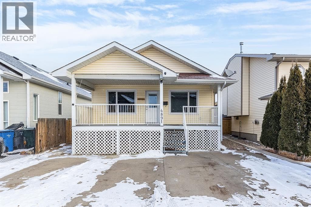 4891 Southlands Drive SE — Medicine Hat, Alberta - Main photo