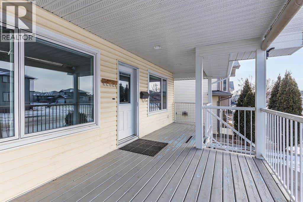 4891 Southlands Drive SE — Medicine Hat, Alberta - Photo 5 of 35