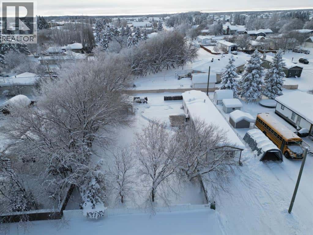 10309 103 Ave — La Crete, Alberta - Photo 2 of 30