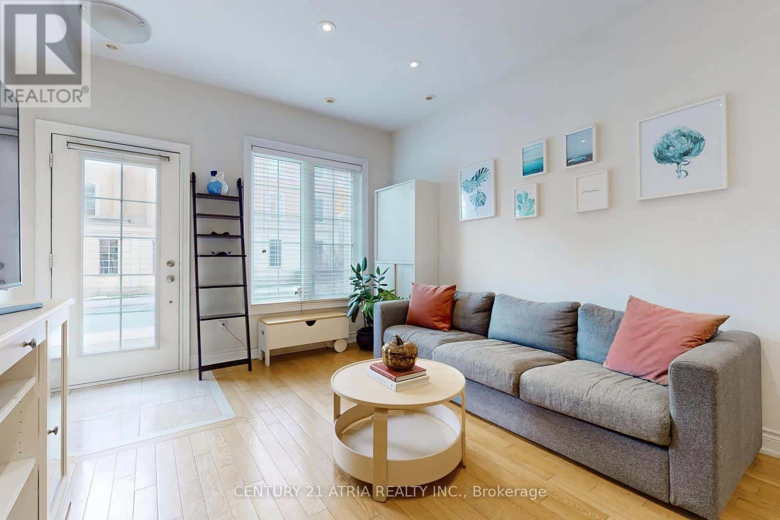 76 HARGRAVE LANE — Toronto (Bridle Path-Sunnybrook-York Mills), Ontario - Photo 2 of 39