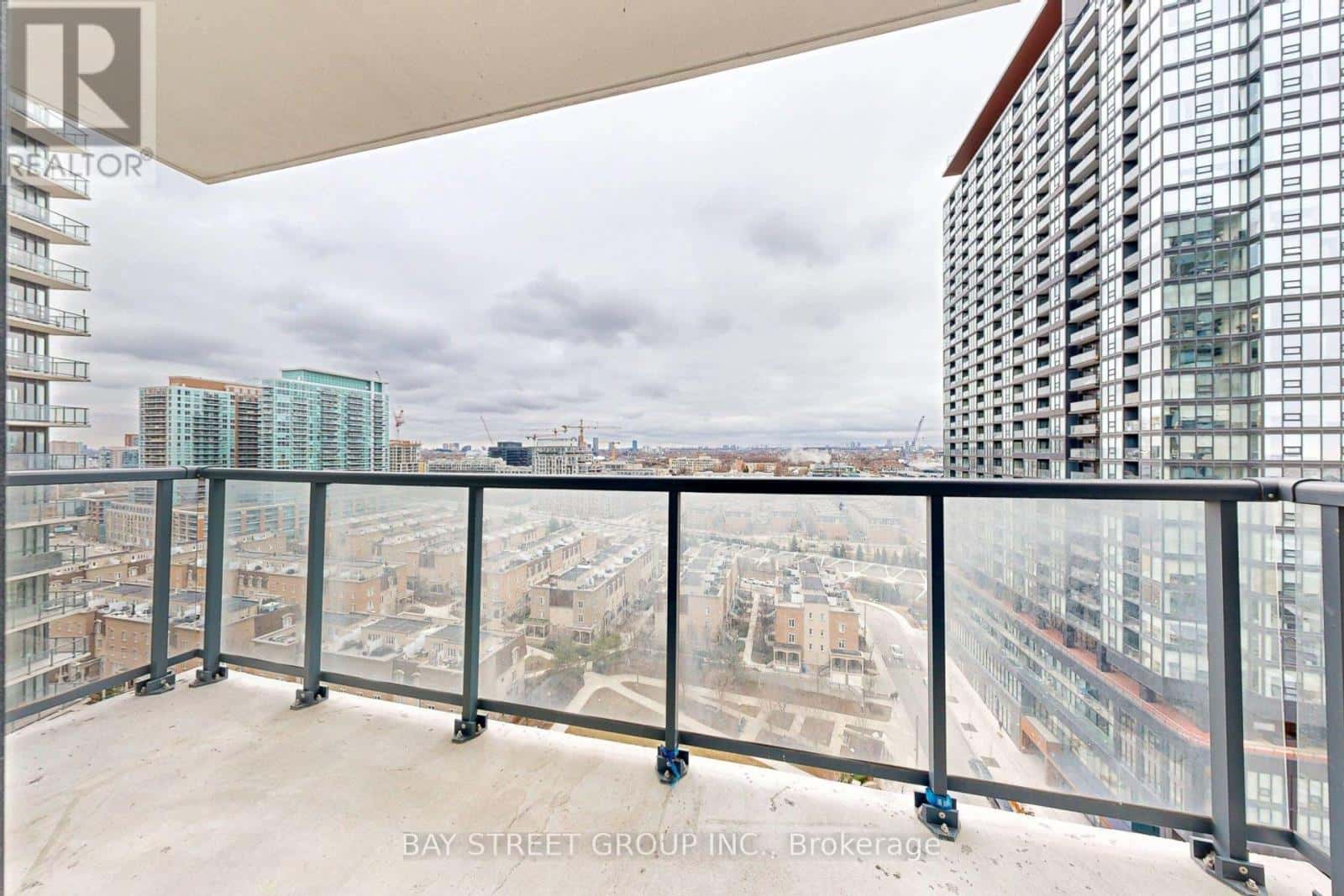 1410 - 49 EAST LIBERTY STREET — Toronto (Niagara), Ontario - Photo 3 of 39