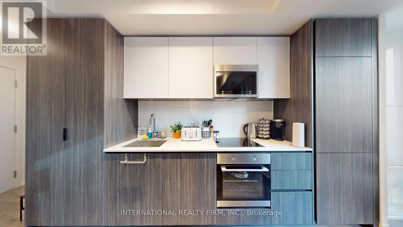 1108 - 8 WIDMER STREET — Toronto (Waterfront Communities), Ontario - Photo 3 of 15