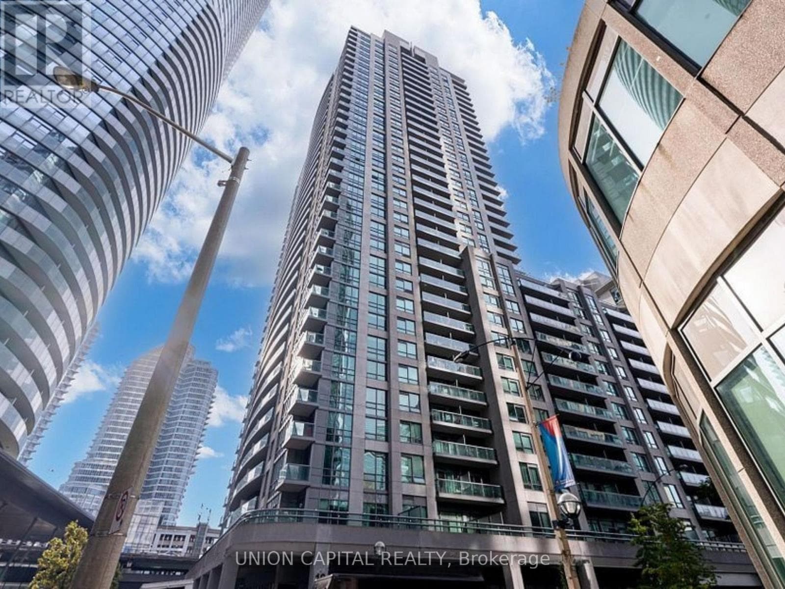1007 - 19 GRAND TRUNK CRESCENT — Toronto (Waterfront Communities), Ontario - Main photo
