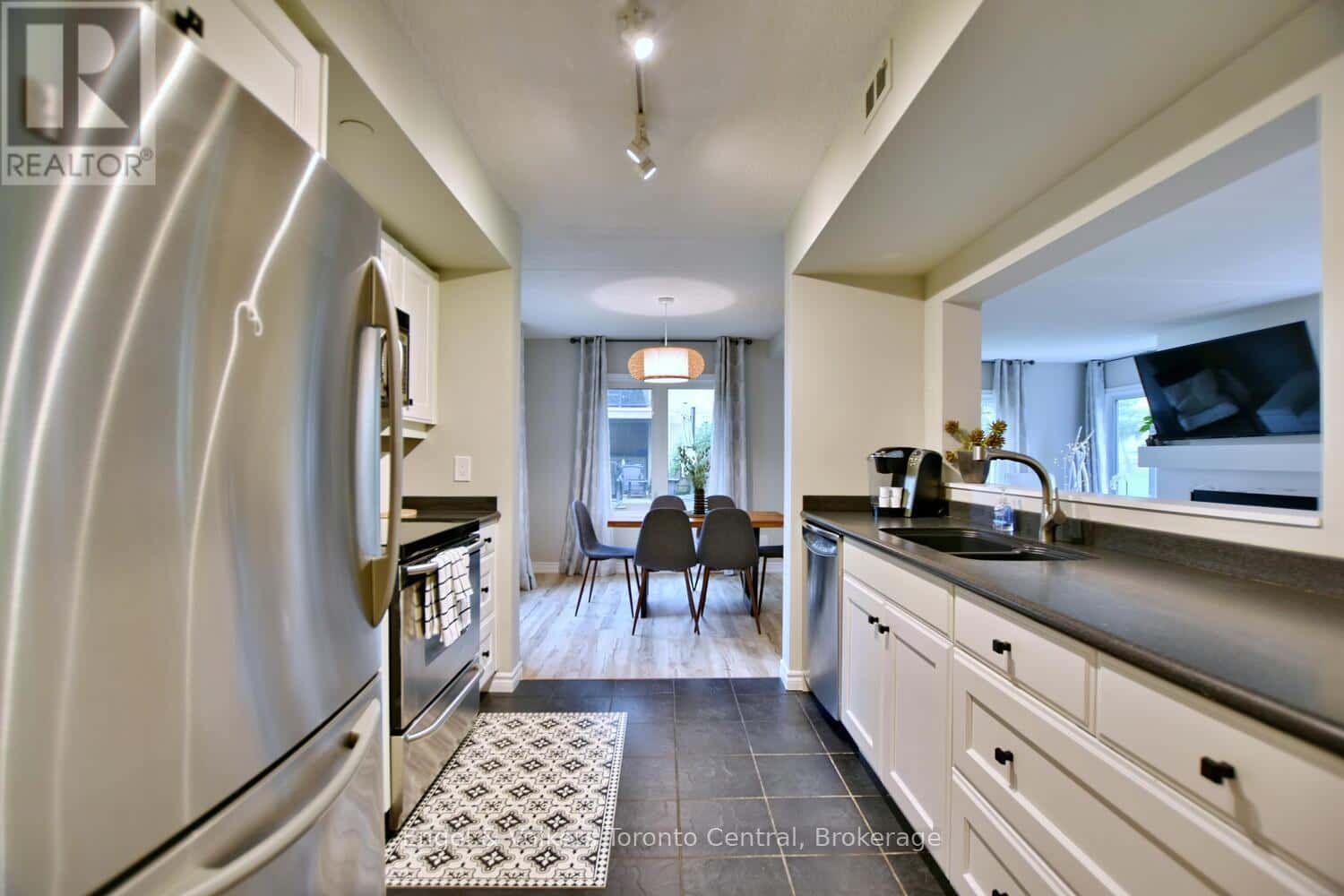 121 - 169 JOZO WEIDER BOULEVARD — Blue Mountains, Ontario - Photo 5 of 43