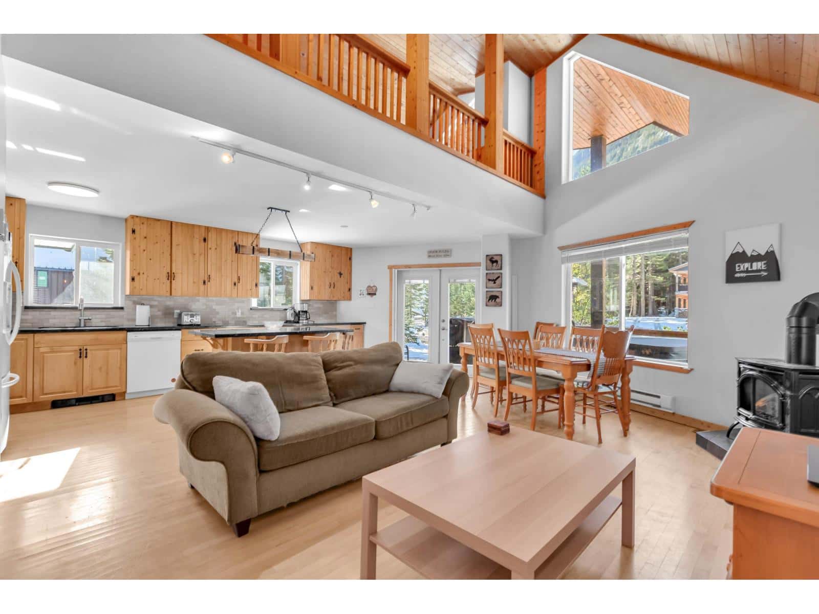 47075 SNOWMIST DRIVE — Agassiz, British Columbia - Photo 5 of 32