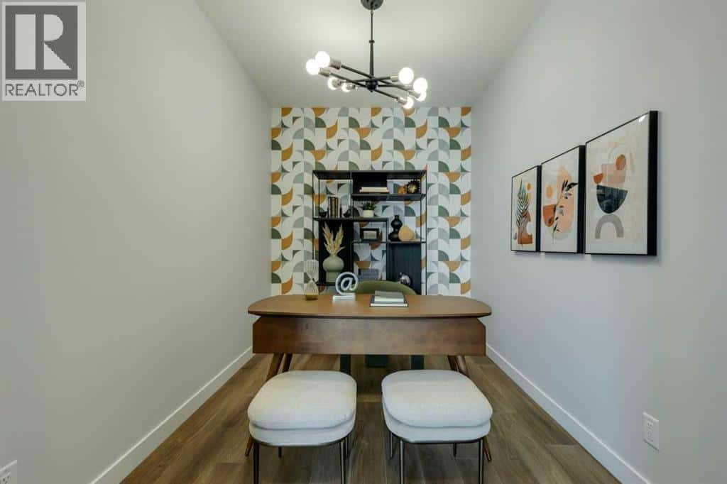 181 Mitchell Road NW — Calgary, Alberta - Photo 5 of 50