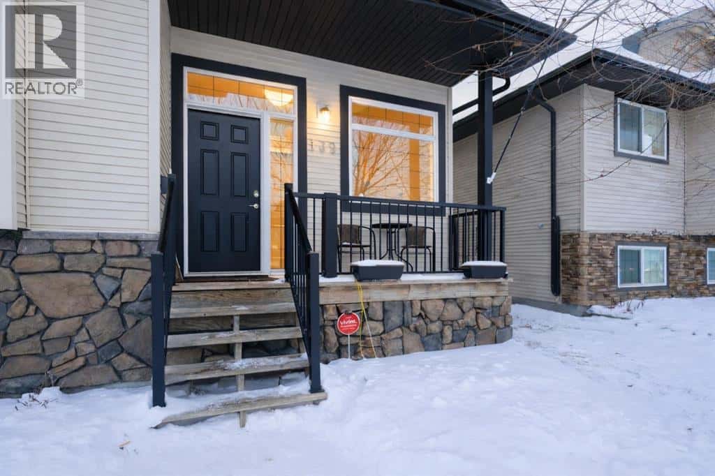 139 Vickers Close — Red Deer, Alberta - Photo 2 of 23