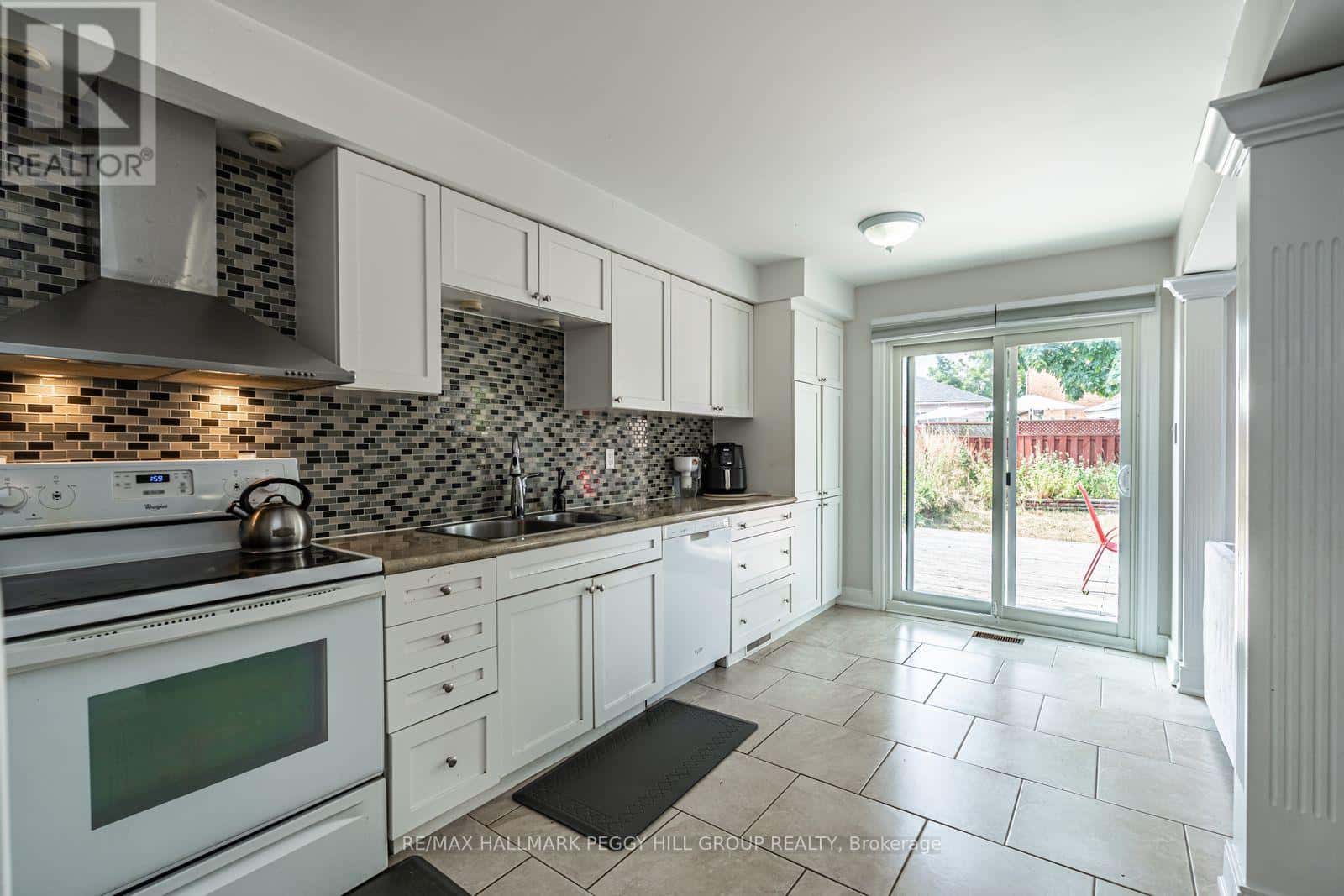 45 WEATHERUP CRESCENT — Barrie (West Bayfield), Ontario - Photo 2 of 15