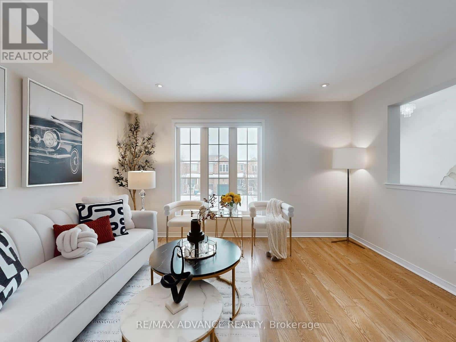 24 MARTELL GATE — Aurora, Ontario - Photo 5 of 33