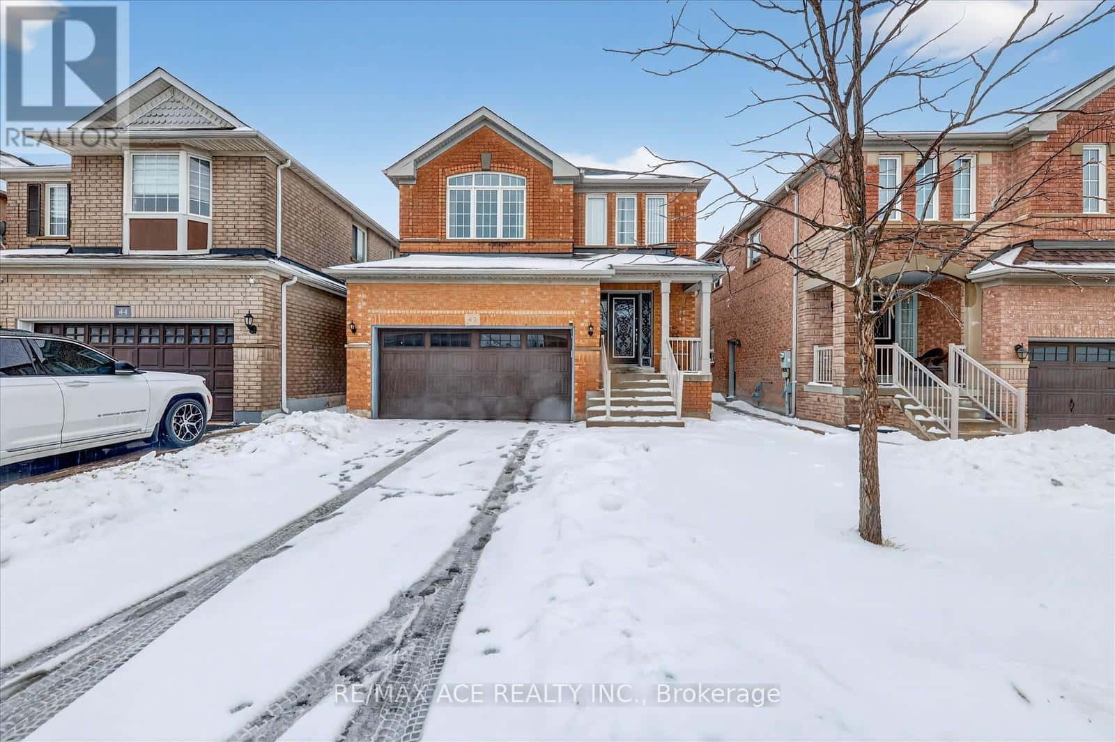 42 FEATHER REED WAY — Brampton (Sandringham-Wellington), Ontario - Photo 2 of 42