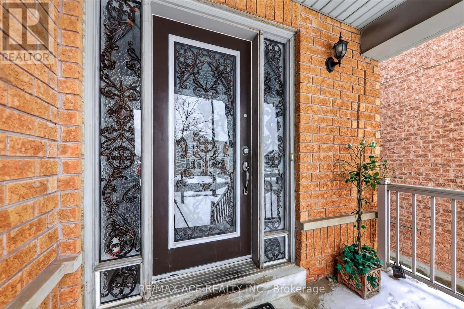 42 FEATHER REED WAY — Brampton (Sandringham-Wellington), Ontario - Photo 5 of 42