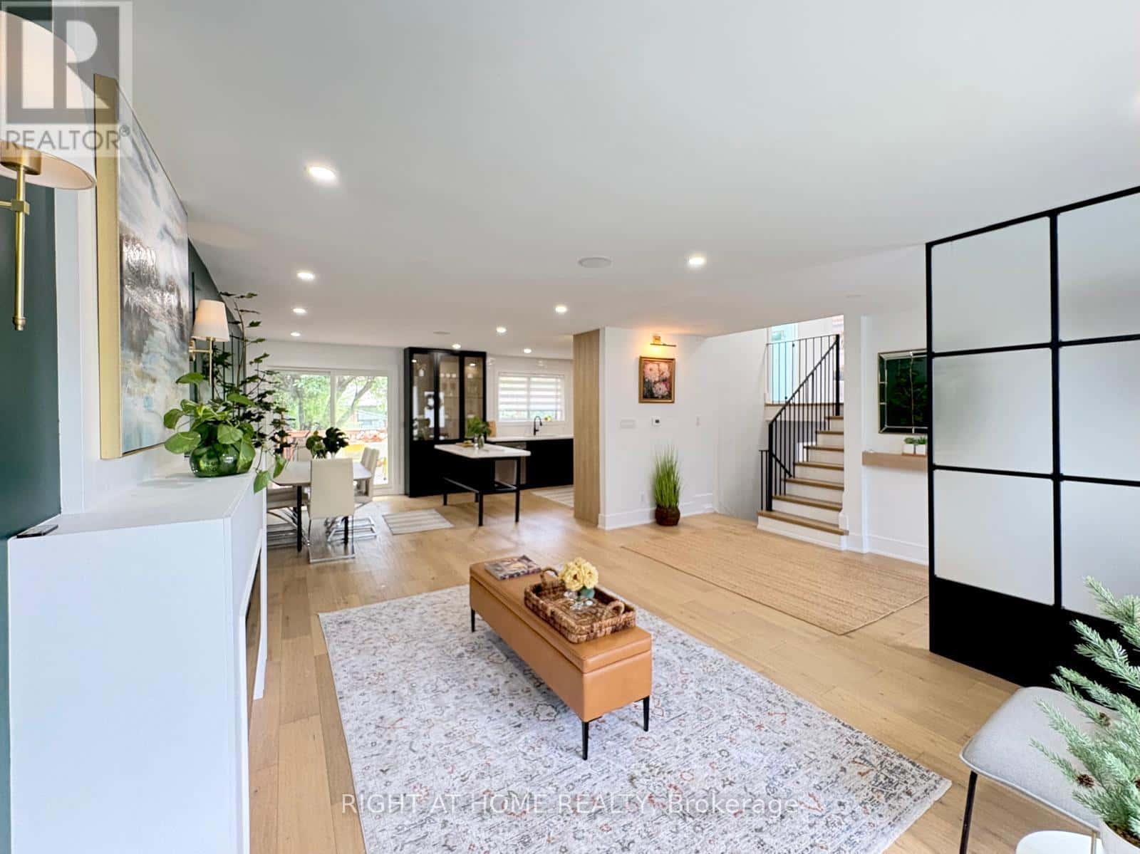 23 DRURY LANE — Toronto (Humber Heights), Ontario - Photo 3 of 26