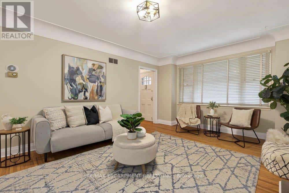 48 CROSTHWAITE AVENUE S — Hamilton (Bartonville), Ontario - Photo 3 of 16