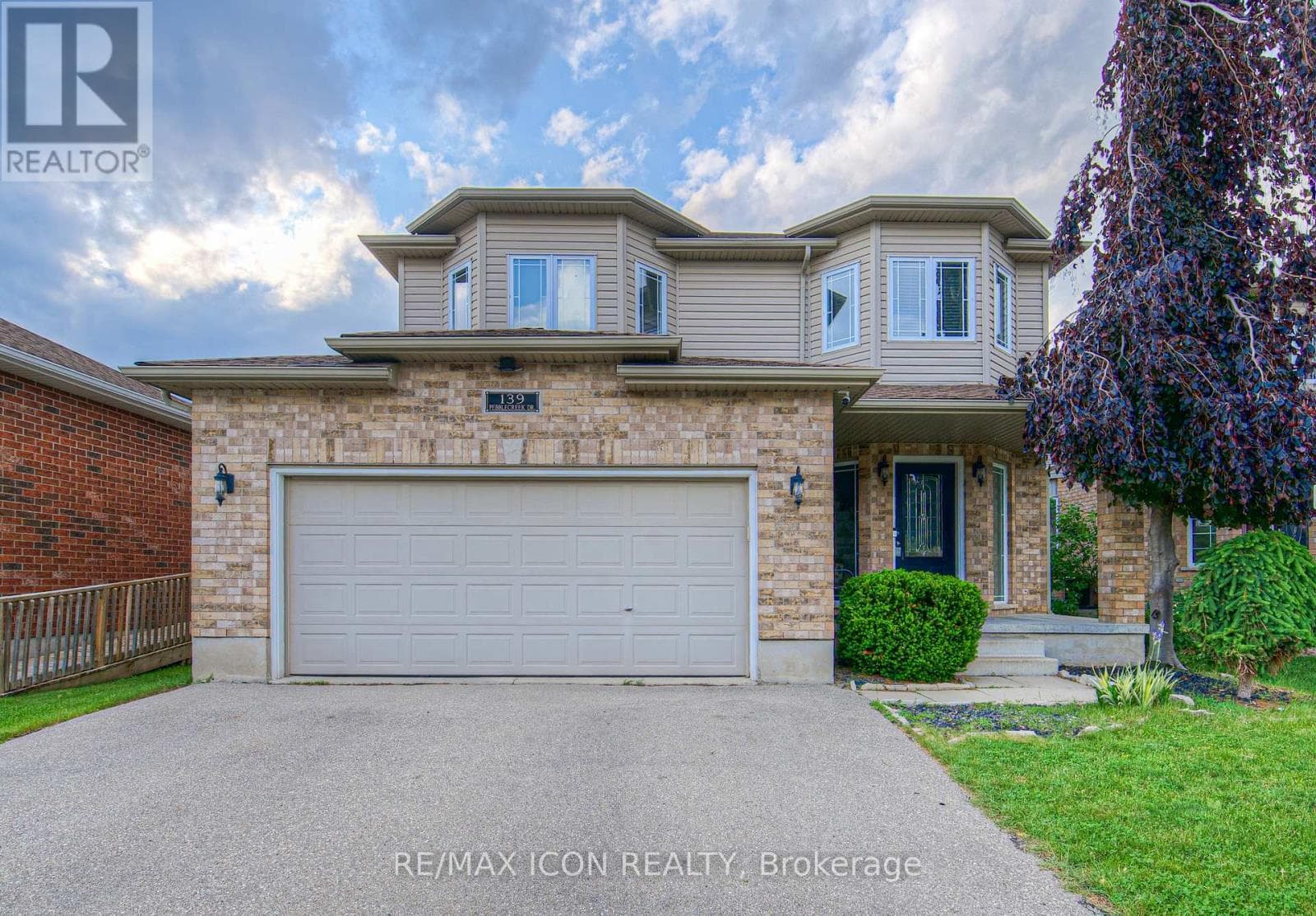 139 PEBBLECREEK DRIVE — Kitchener, Ontario - Main photo