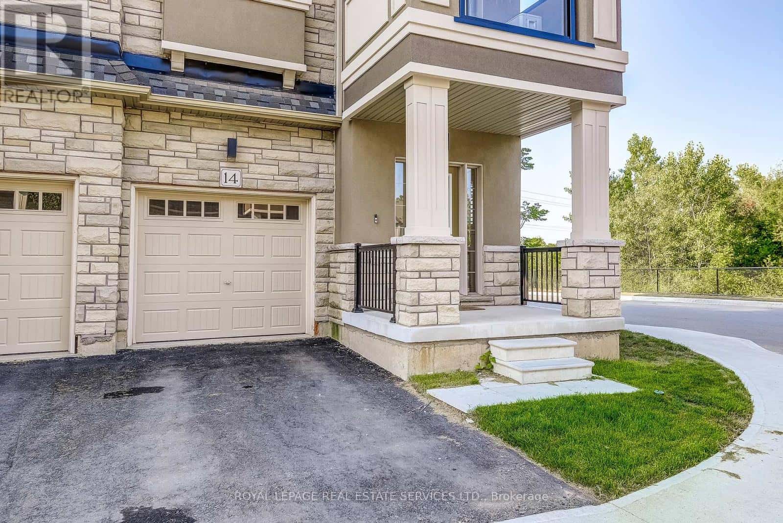 14 - 305 GARNER ROAD W — Hamilton (Ancaster), Ontario - Photo 2 of 44